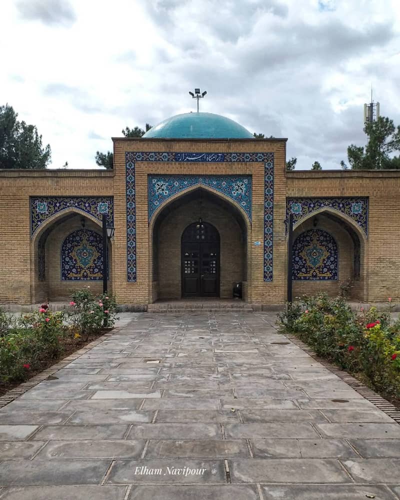 Das Mausoleum von Mullah Hadi Sabzawari, einem Gelehrten der Philosophie und islamischen Wissenschaften